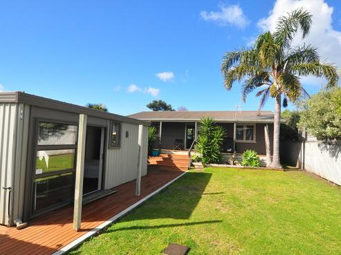 100B The Square, Whangamata
