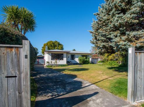 5 Bowling Road, Greenmeadows