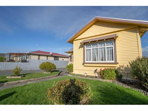 327 Tweed Street, Georgetown