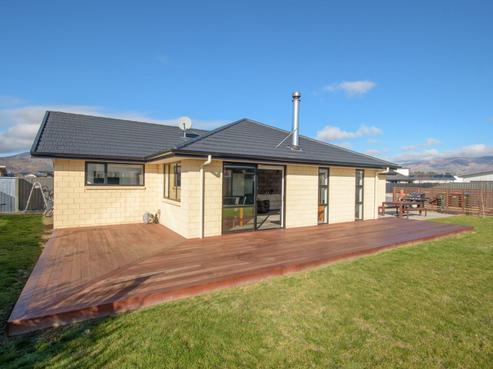 18 Magnetic Place, Cromwell