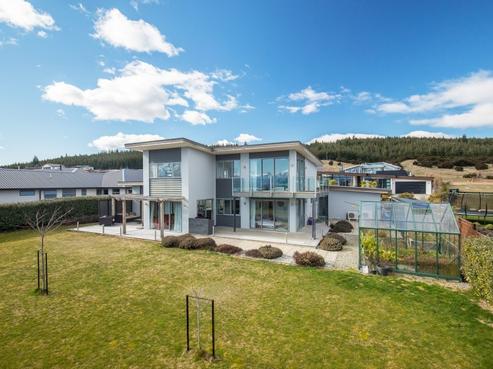 7 Urquhart Place, Wanaka