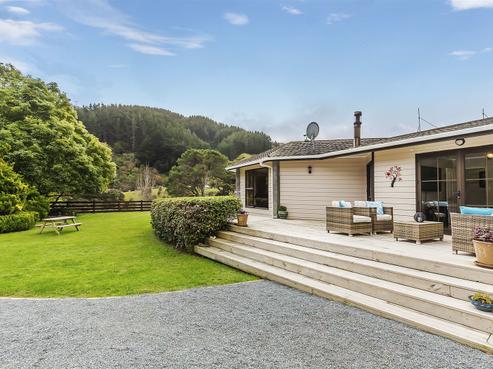 729 Moonshine Hill Road, Moonshine Valley