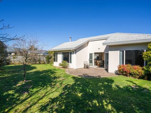 51 Balmoral Drive, Hilltop