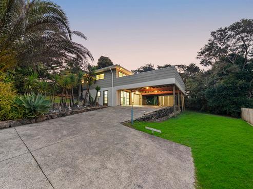 11 Wirihana Road, Titirangi