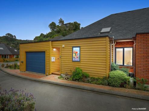 14 Futuna Close, Karori