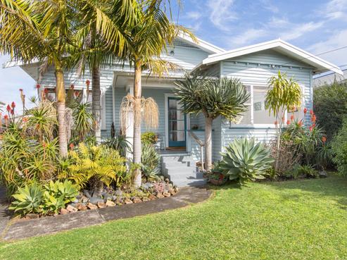 74 Huia Road, Point Chevalier
