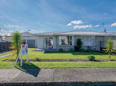 4A Knights Grove, Otaki