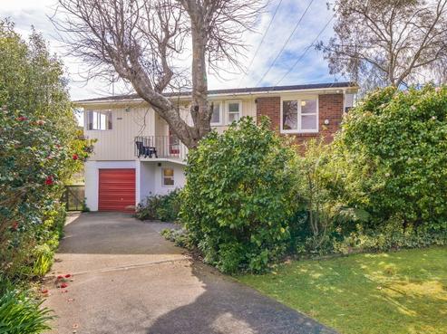 4A Dowling Grove, Silverstream
