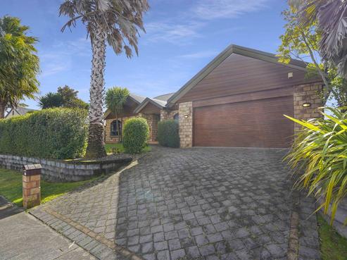 69 Huntington Drive, Huntington