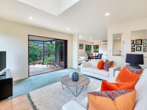 6 Shannon Place, Torbay