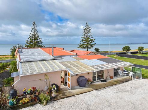 903 East Coast Road, Kaiaua