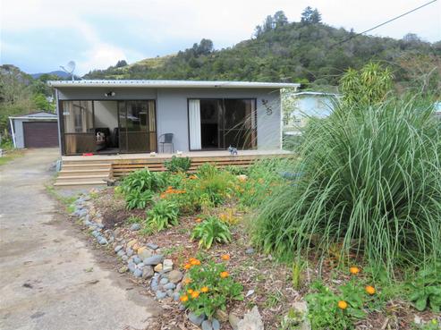 4 Strange Road, Waiomu