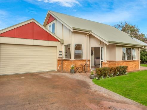 24A Pulham Crescent, Queenwood