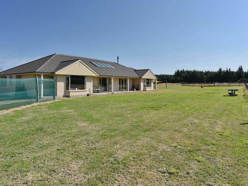 2573 South Eyre Road, West Eyreton