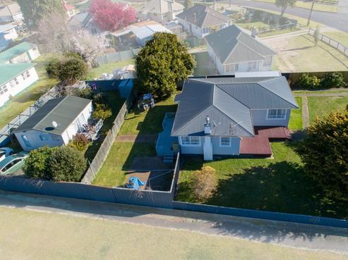 16 Manuka Crescent, Hillcrest