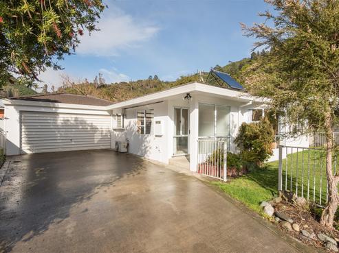 5 Newport Way, The Brook