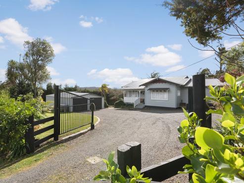 490 Pinnacle Hill Road, Bombay