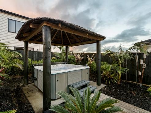 92 Intrepid Crescent, Beachlands