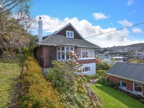 14 Easther Crescent, Kew