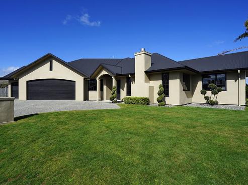 54 Huntington Drive, Huntington