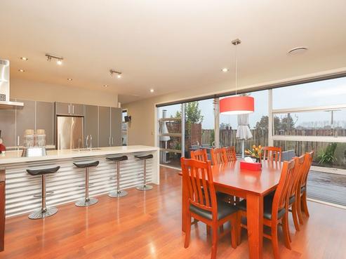 17 Wiltshire Drive, Huntington