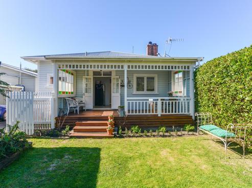 134 Nelson Crescent, Napier South