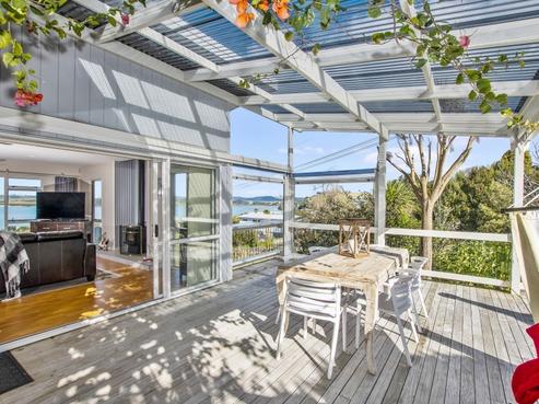 22 Oxford Street, Whakapirau