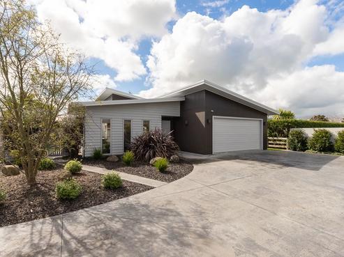 14 Chatham Place, Rototuna North