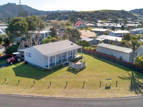 3 Norfolk Place, Tairua