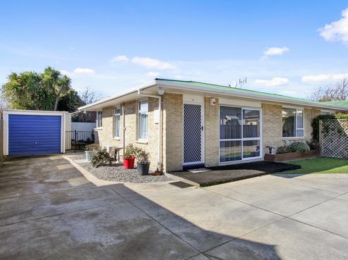 60A Hills Road, Edgeware