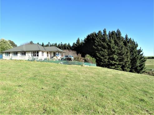 27 District Road, Weston