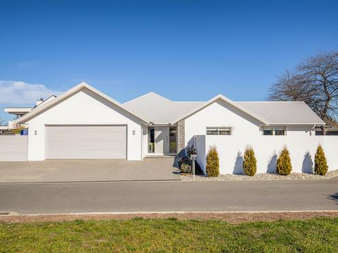 1 Ron Brooking Close, Rangiora