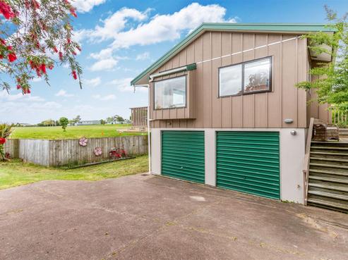 27A Saint Leonards Road, Kelston