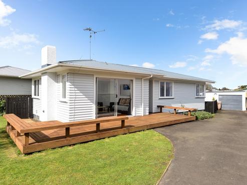 13 Rosalind Street, Deanwell