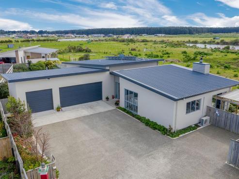 33 Forbes Road, Foxton Beach