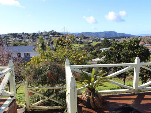 8 Ogle Crescent, Kamo