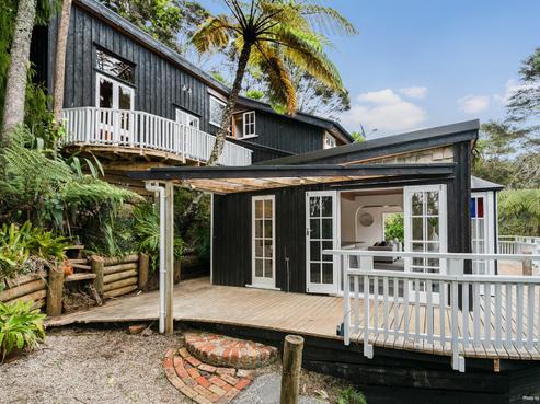 64 Mountain Road, Henderson Valley