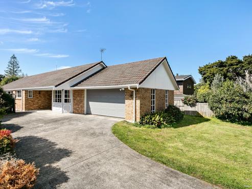 9 Totara Grove, Hillcrest