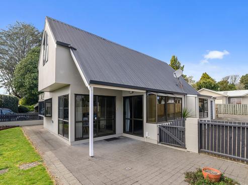8A Burn Road, Lynmore