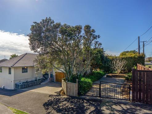 621 Beach Road, Rothesay Bay