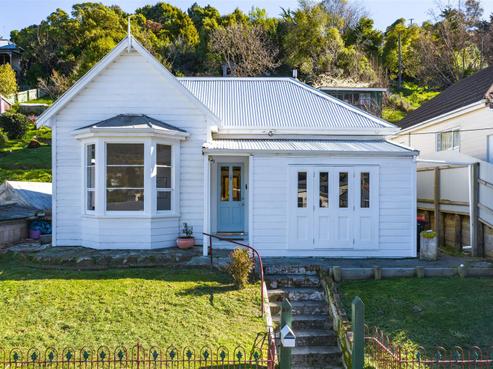 27 Voelas Road, Lyttelton