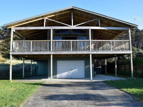 88 Akitio Esplanade, Pongaroa