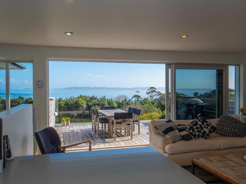 16 Bay View Road, Cable Bay