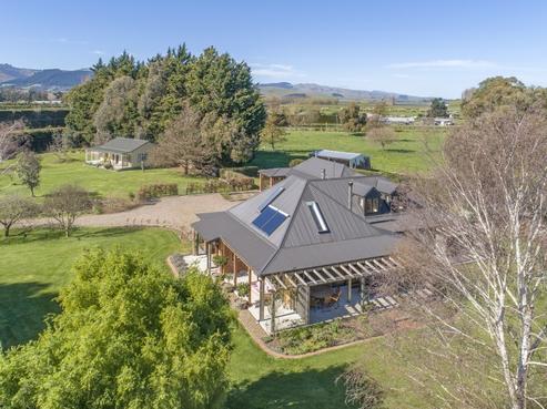 210 River Road, Lincoln