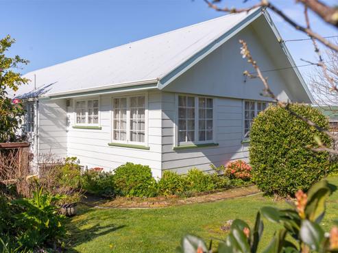 8 Bell Street, Featherston