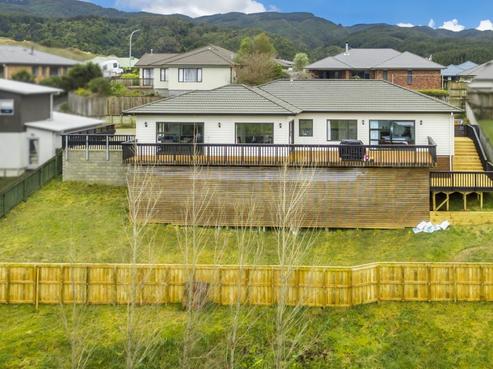 90 Kirton Drive, Riverstone Terraces