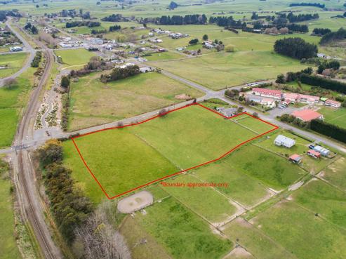 13 Willoughby Street, Halcombe