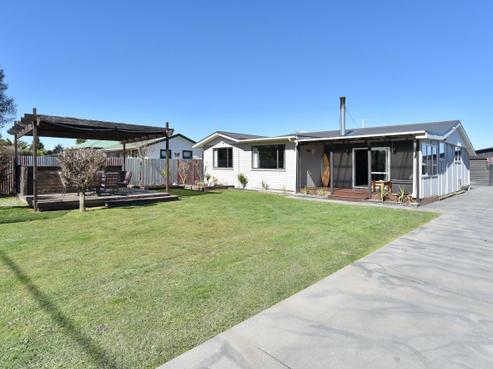 4 Geisha Road, Waikuku