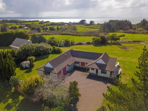 359 Clarks Beach Road, Clarks Beach