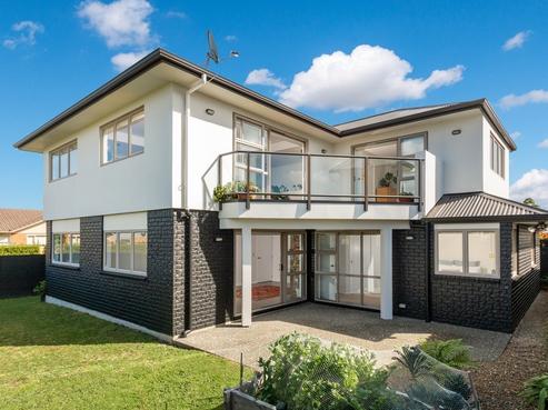 6 Wakaroa Avenue, Te Atatu Peninsula